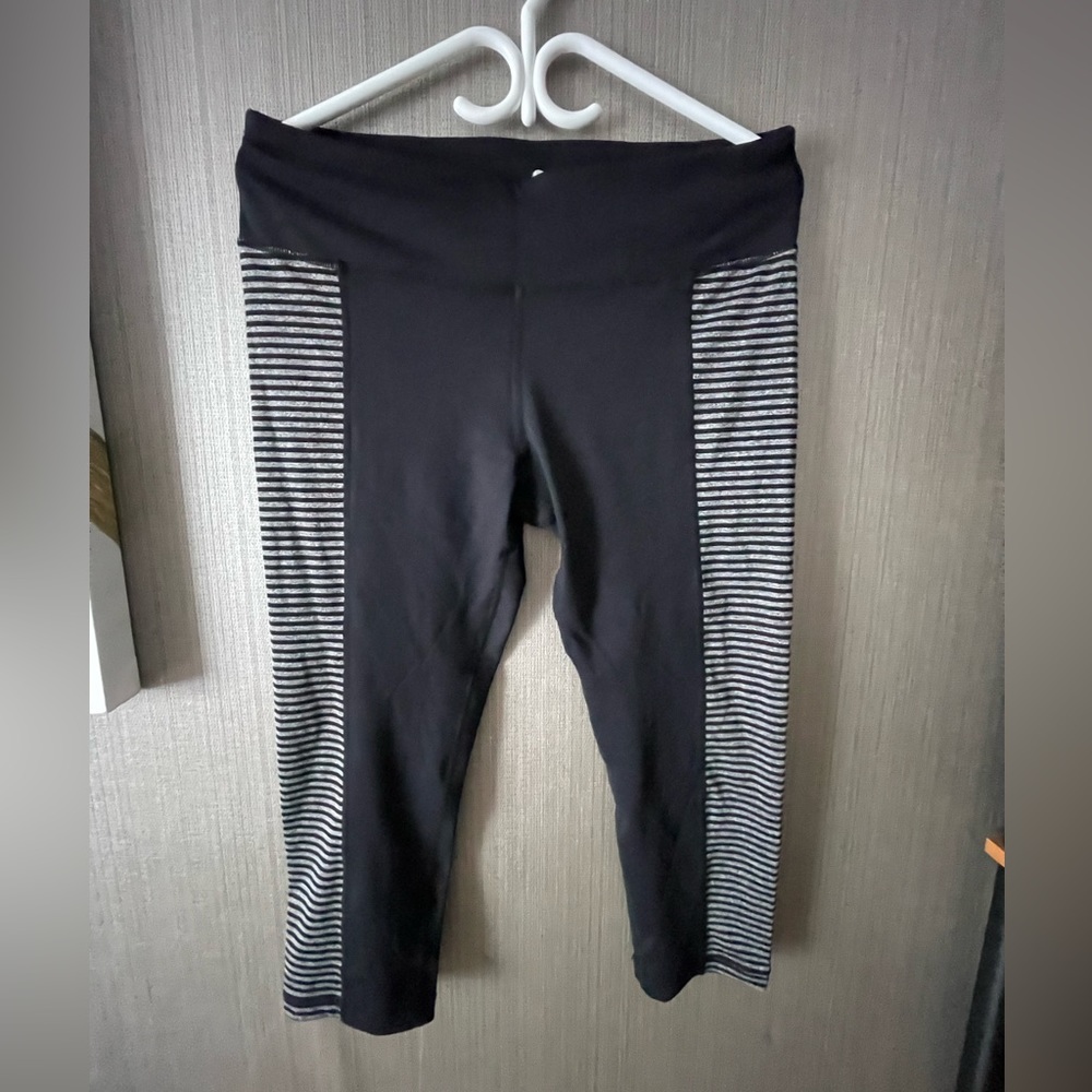 Velocity capris size XL